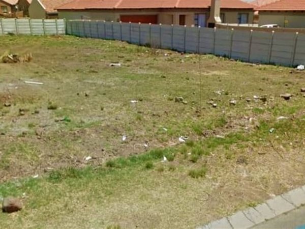 1050 m² Land available in Secunda