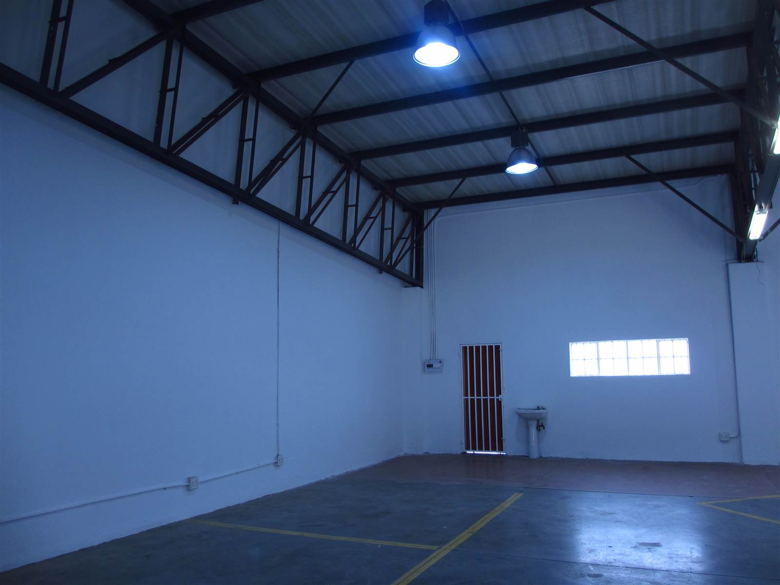 150  m² Industrial space in North Riding photo number 8