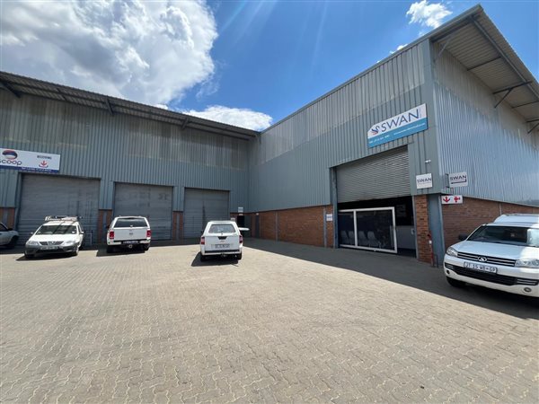 1 562  m² Industrial space