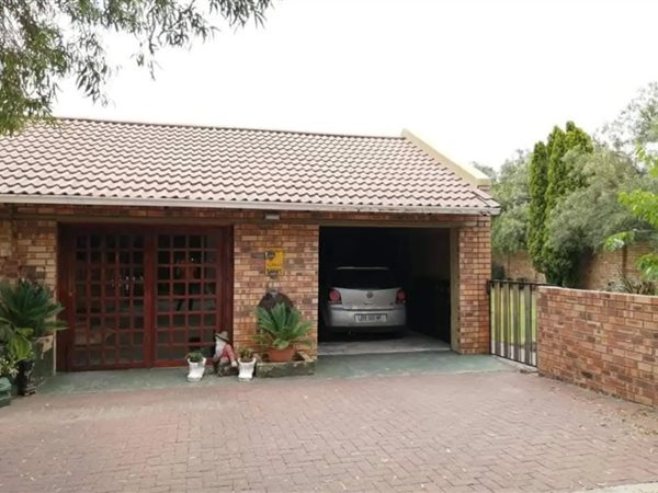 4 Bedroom House 4 Bedroom House