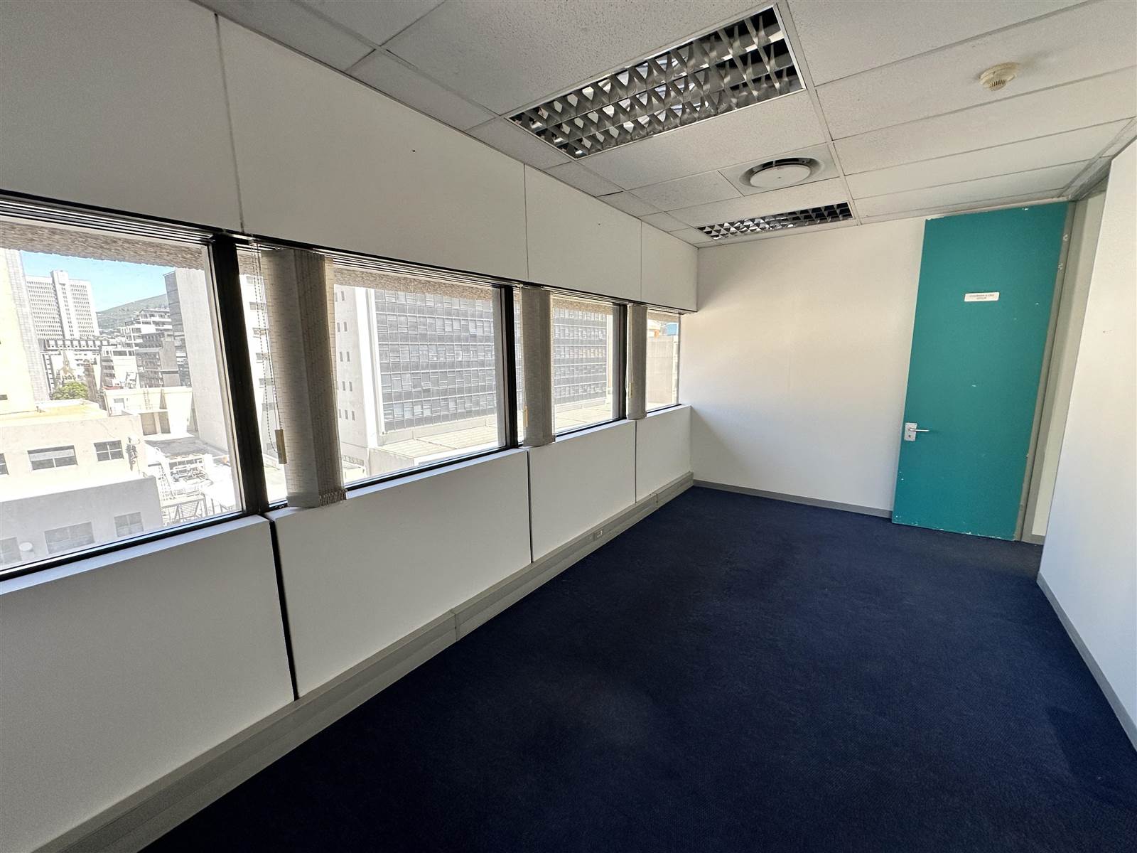 163  m² Commercial space in Cape Town City Centre photo number 2