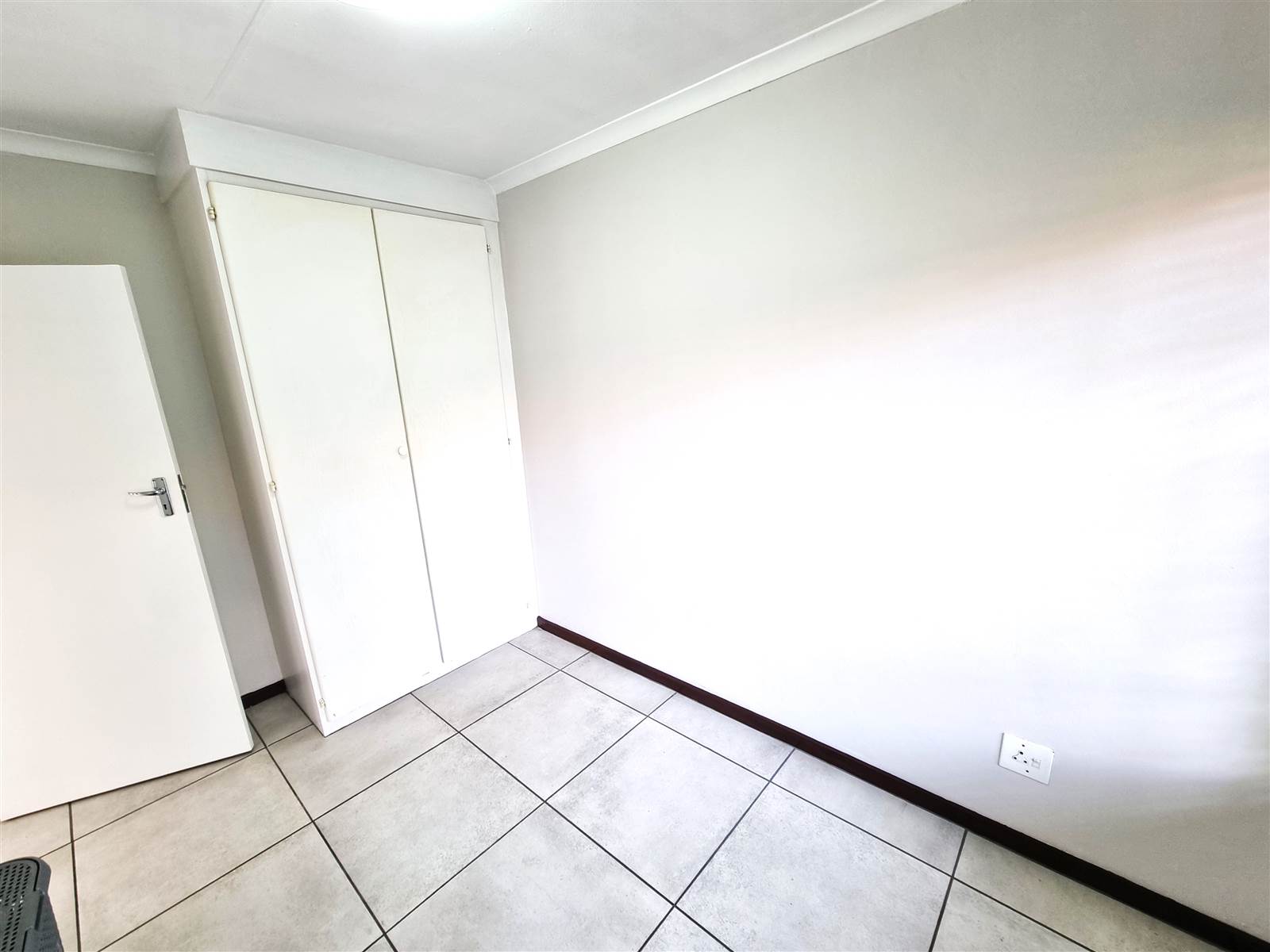 2 Bed Townhouse in Garsfontein photo number 12