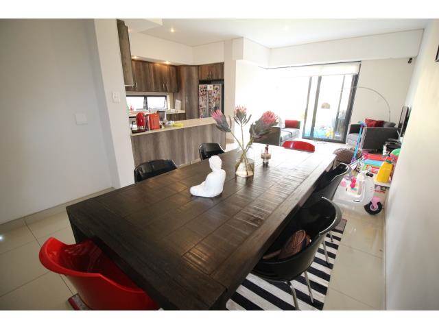 2 Bed Townhouse in Rosebank photo number 4