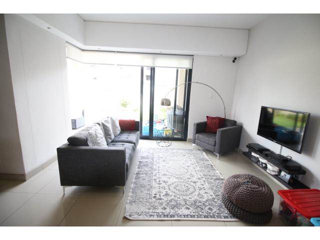 2 Bed Townhouse in Rosebank photo number 5