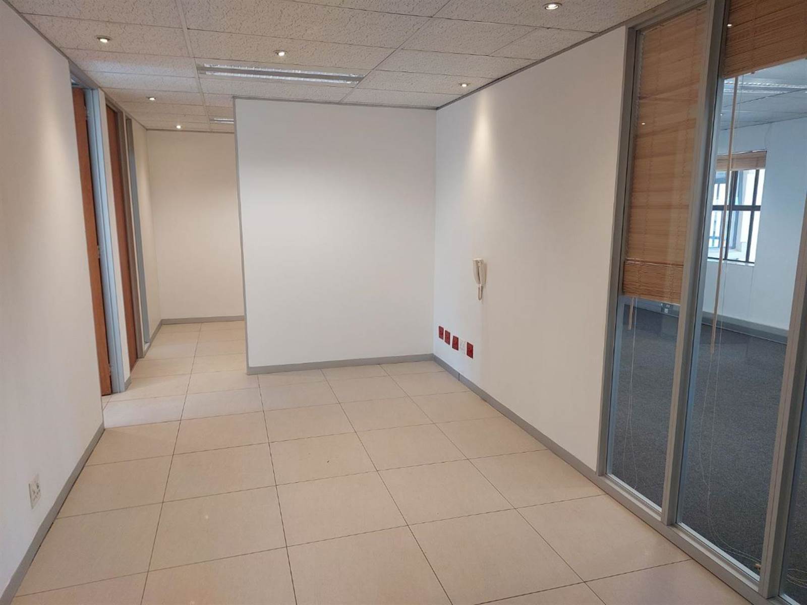 370  m² Commercial space in Bryanston photo number 2