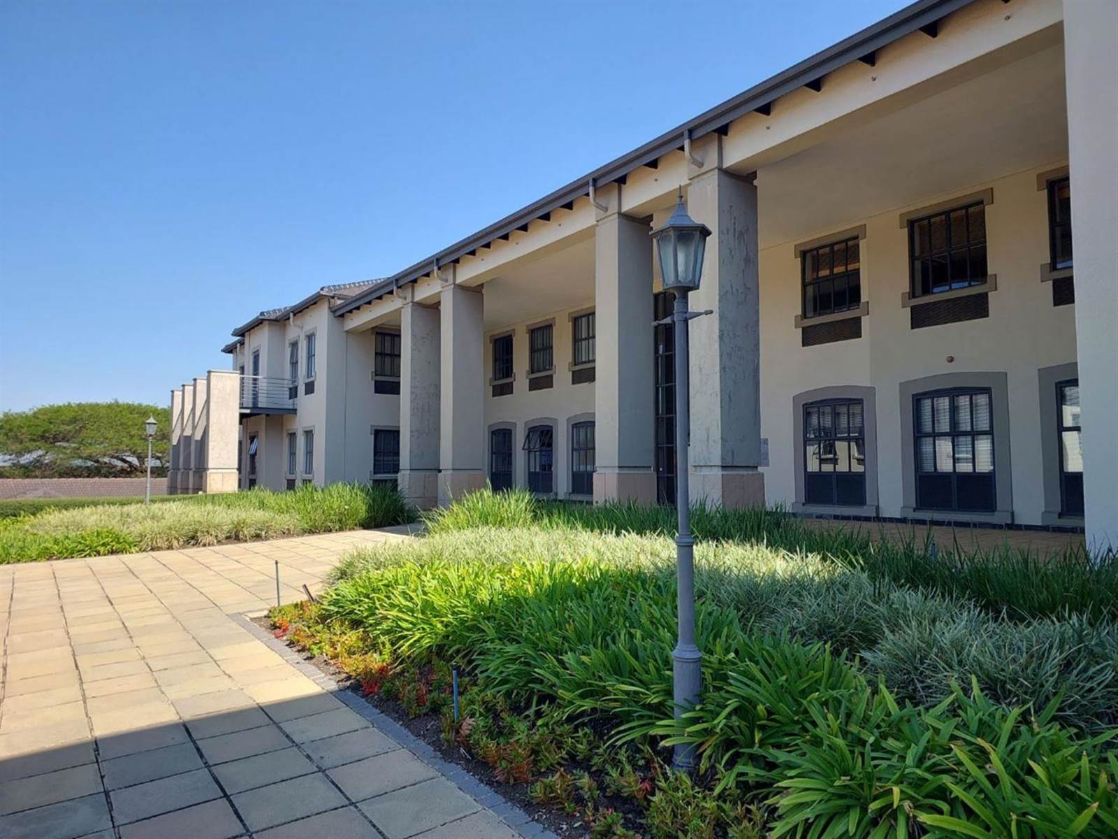 370  m² Commercial space in Bryanston photo number 1