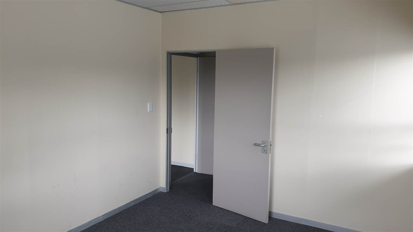 186  m² Commercial space in Bellville Central photo number 5