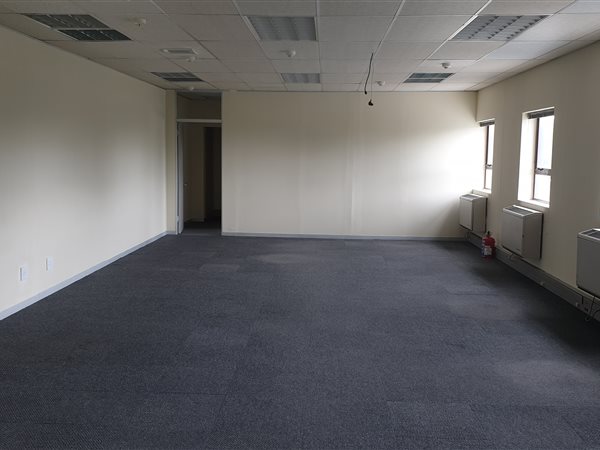 186  m² Commercial space in Bellville Central