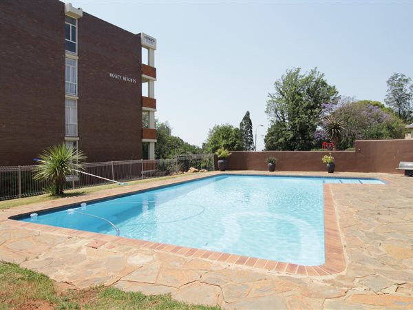 1.5 Bed Flat in Honey Hill