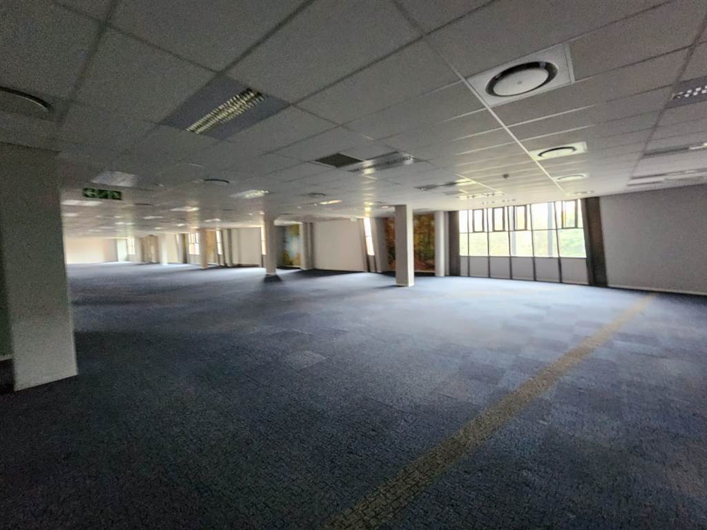 895  m² Commercial space in Ashlea Gardens photo number 12