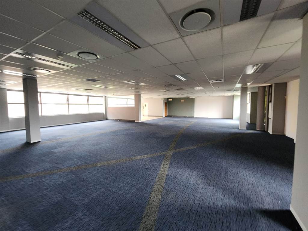 895  m² Commercial space in Ashlea Gardens photo number 9