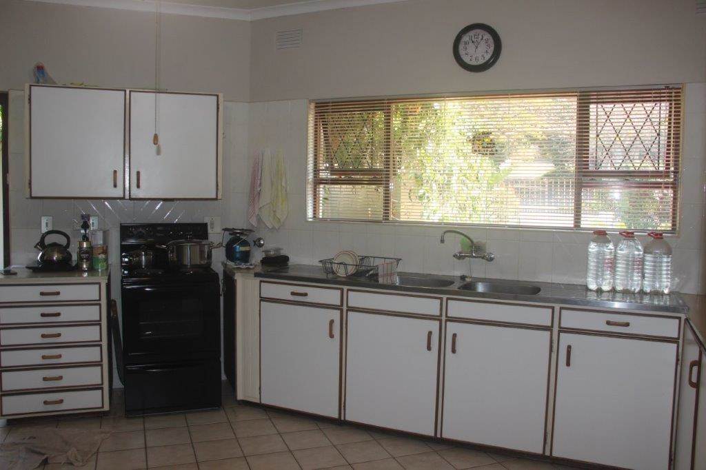 4 Bed House in Umtentweni photo number 21