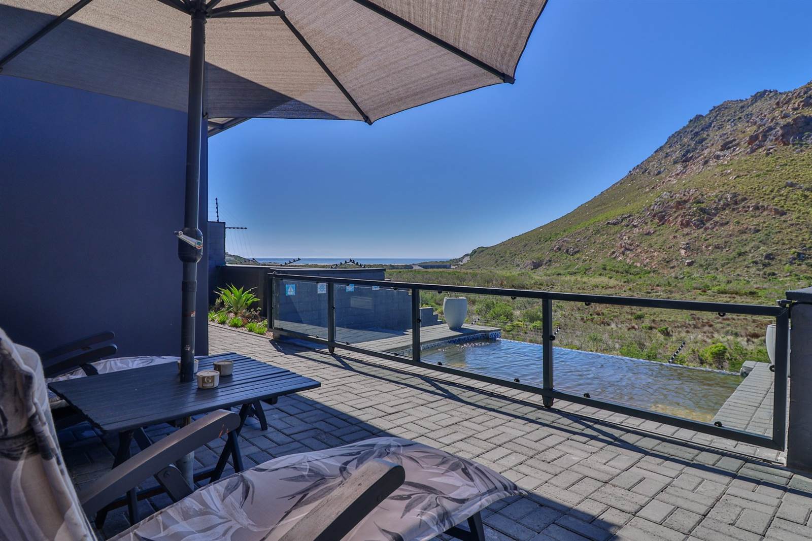 3 Bed House in Rooi Els photo number 1