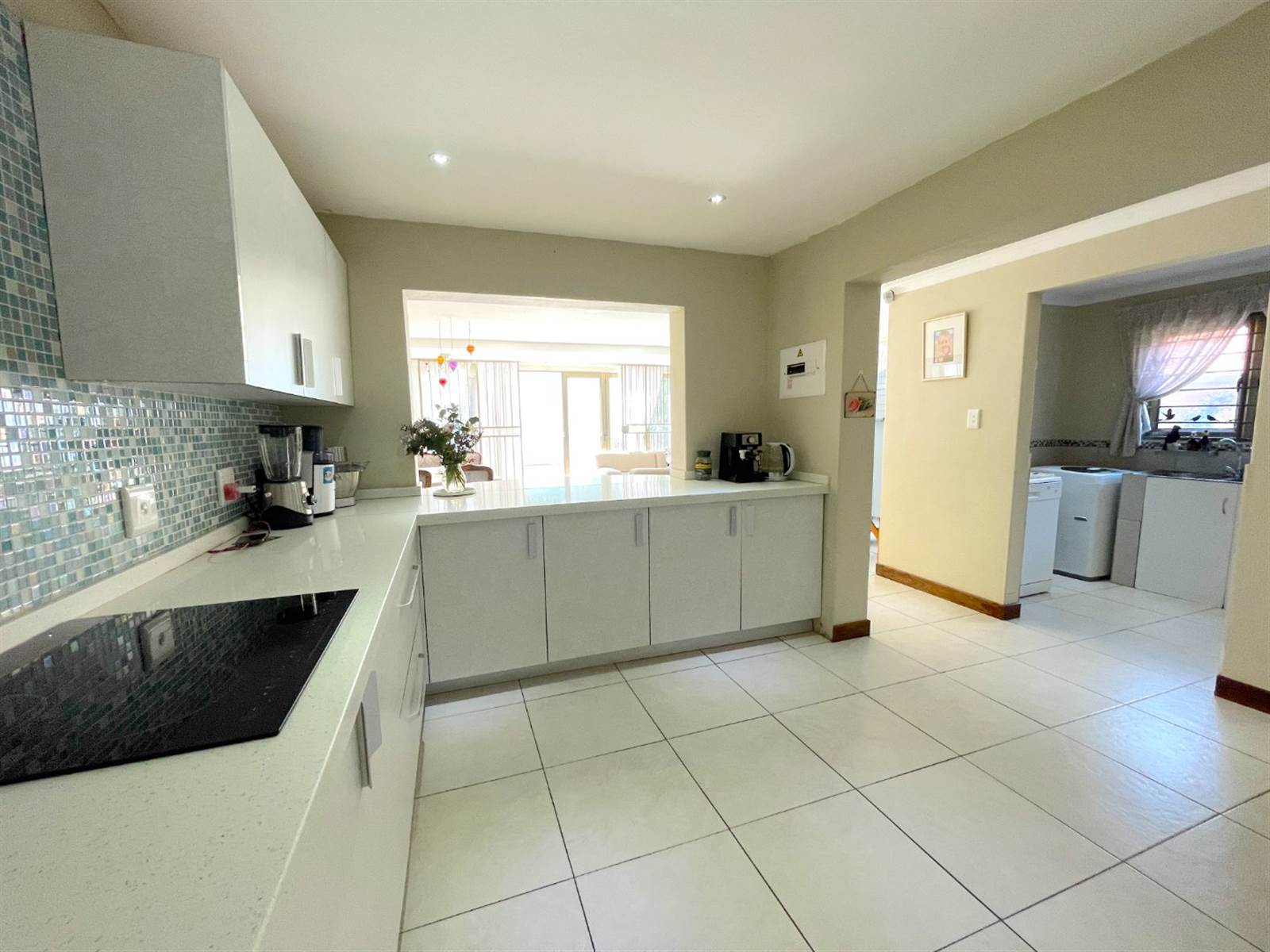 8 Bed House in Northcliff photo number 22