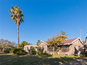 5 Bed House in Three Rivers East