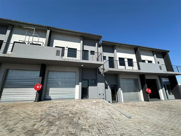 123  m² Industrial space in Clayville