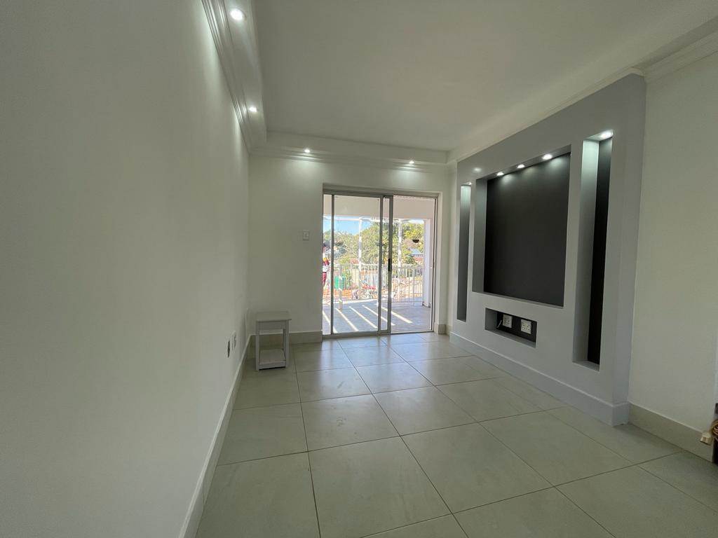 2 Bed Apartment in Prestbury photo number 10