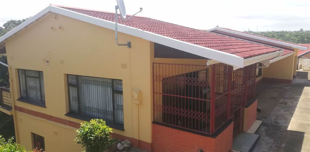 4 Bed House in Port Shepstone photo number 1