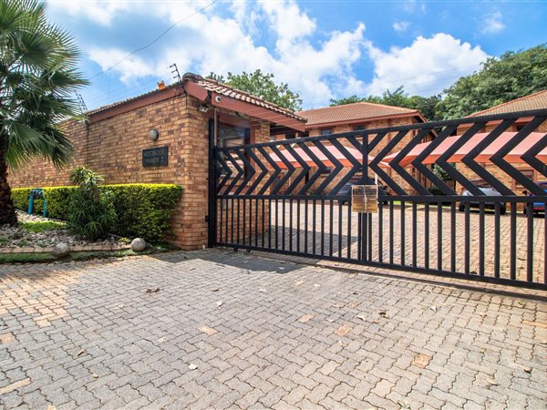 2 Bedroom Townhouse 2 Bedroom Townhouse