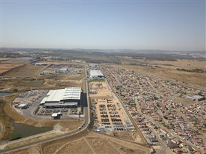 1.4 ha Land available in Chloorkop