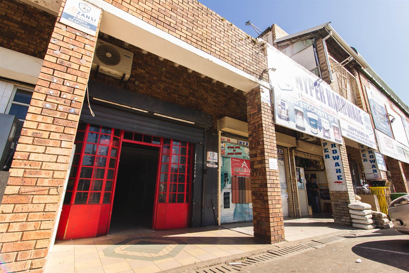145  m² Retail Space in Westcliff photo number 1