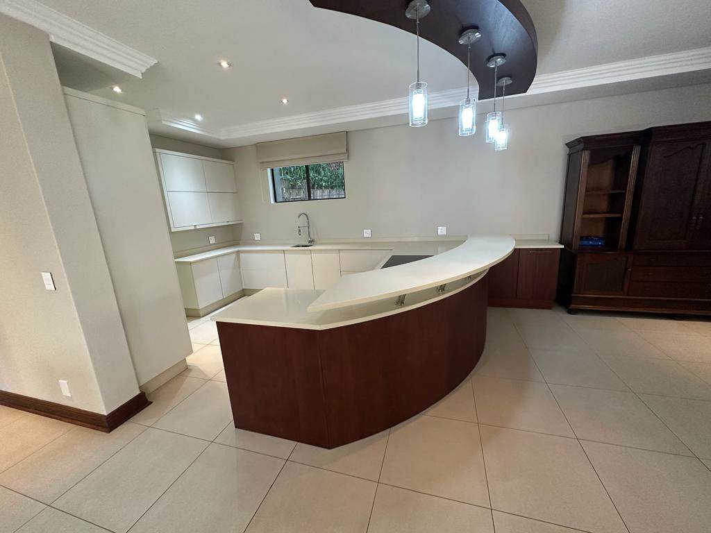 4 Bed House in Waterkloof photo number 11