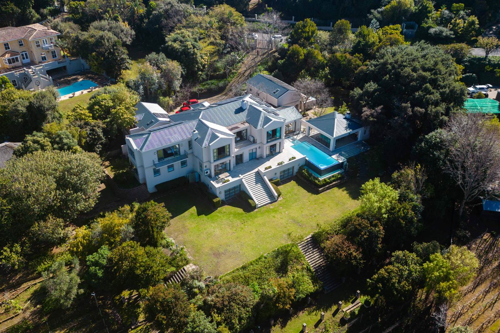 6 Bed House in Constantia photo number 3