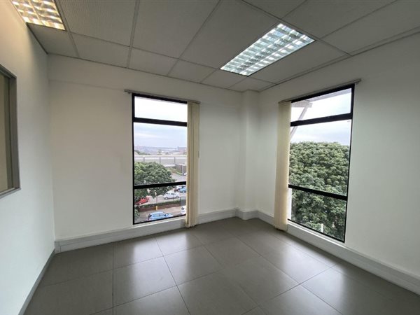 112 m² Office Space 112 m² Office Space