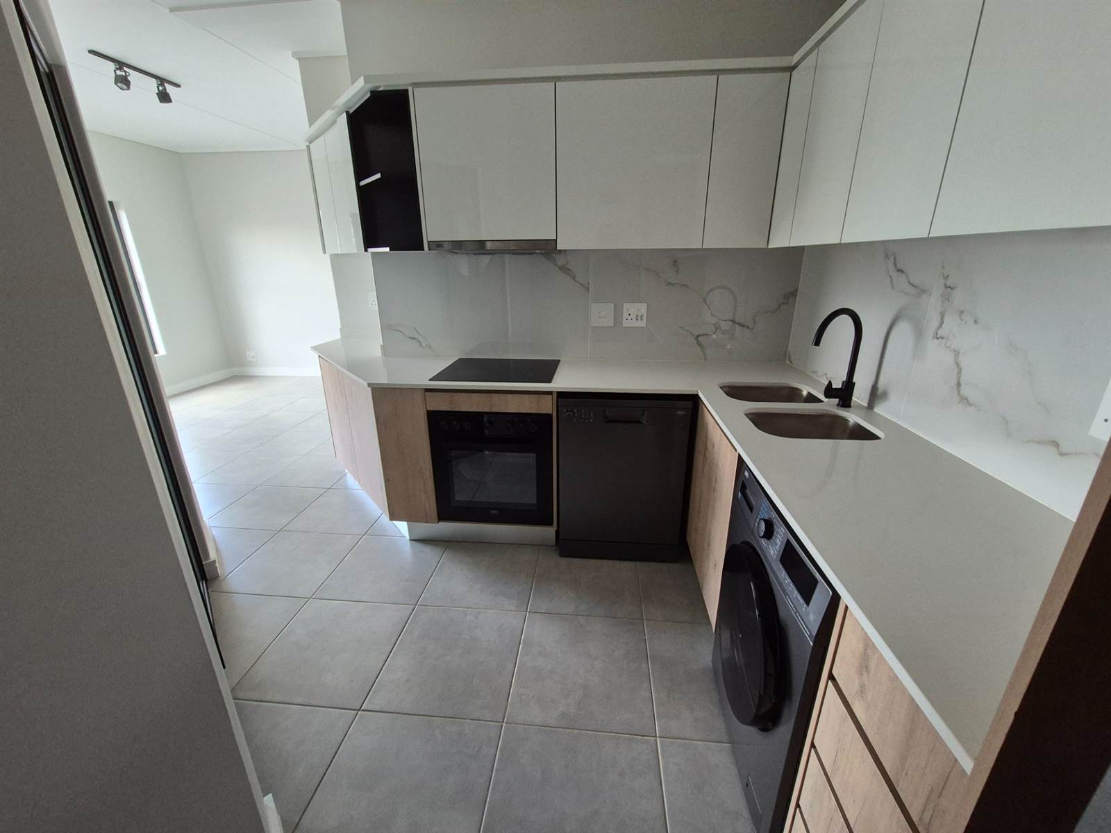 1 Bed Apartment in Waterfall Estate photo number 2