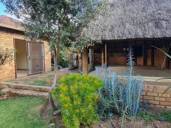 3 Bedroom Townhouse 3 Bedroom Townhouse