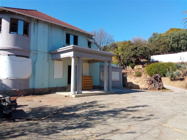 5 703 m² Land