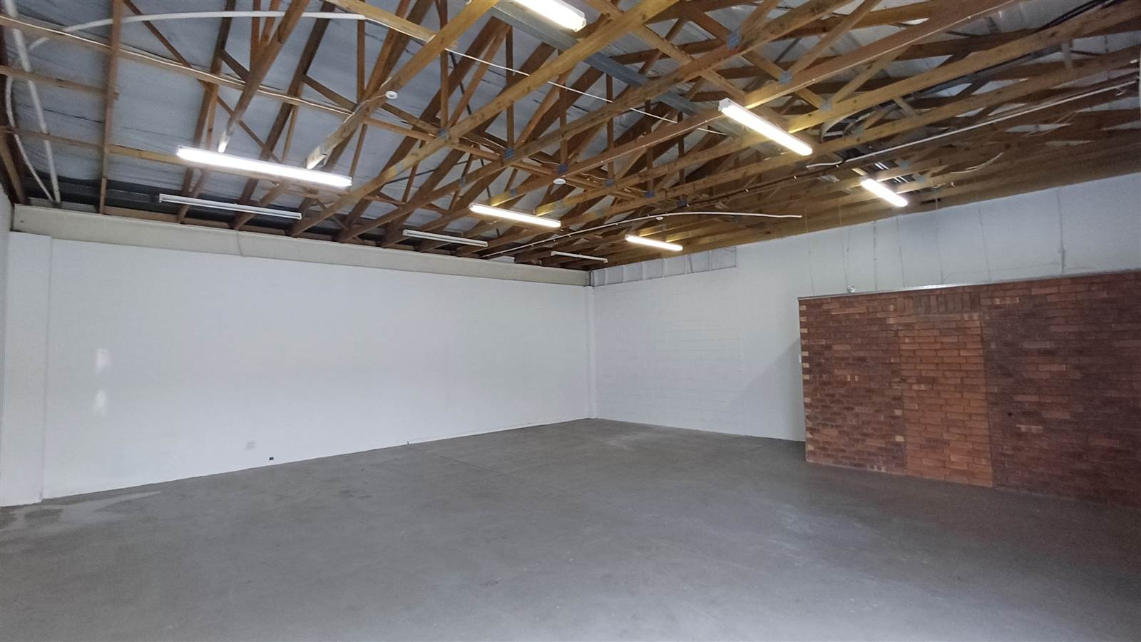 100  m² Commercial space in Walmer photo number 6