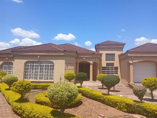 6 Bedroom House 6 Bedroom House
