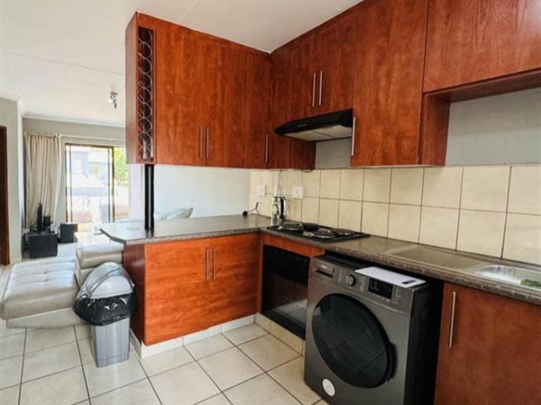 2 Bed Apartment in Pollak Park