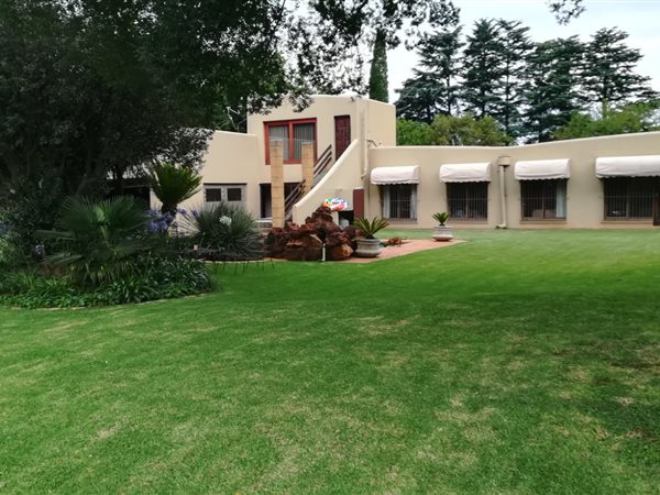 5 Bed House in Selection Park