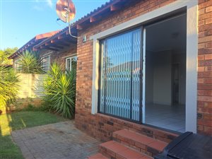 2 Bed Townhouse in Honeydew Ridge
