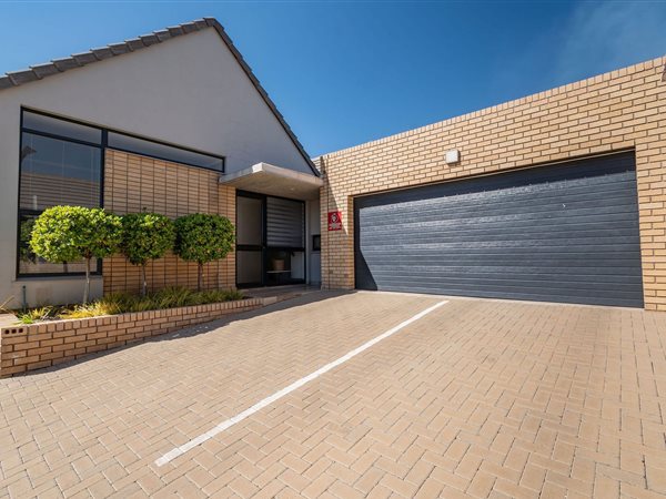 3 Bedroom Townhouse 3 Bedroom Townhouse