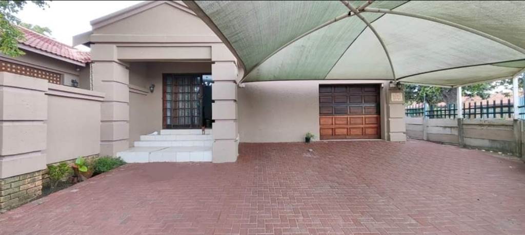 3 Bed House in Secunda photo number 18