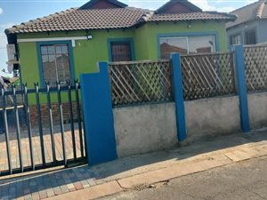 3 Bed House in Olievenhoutbosch