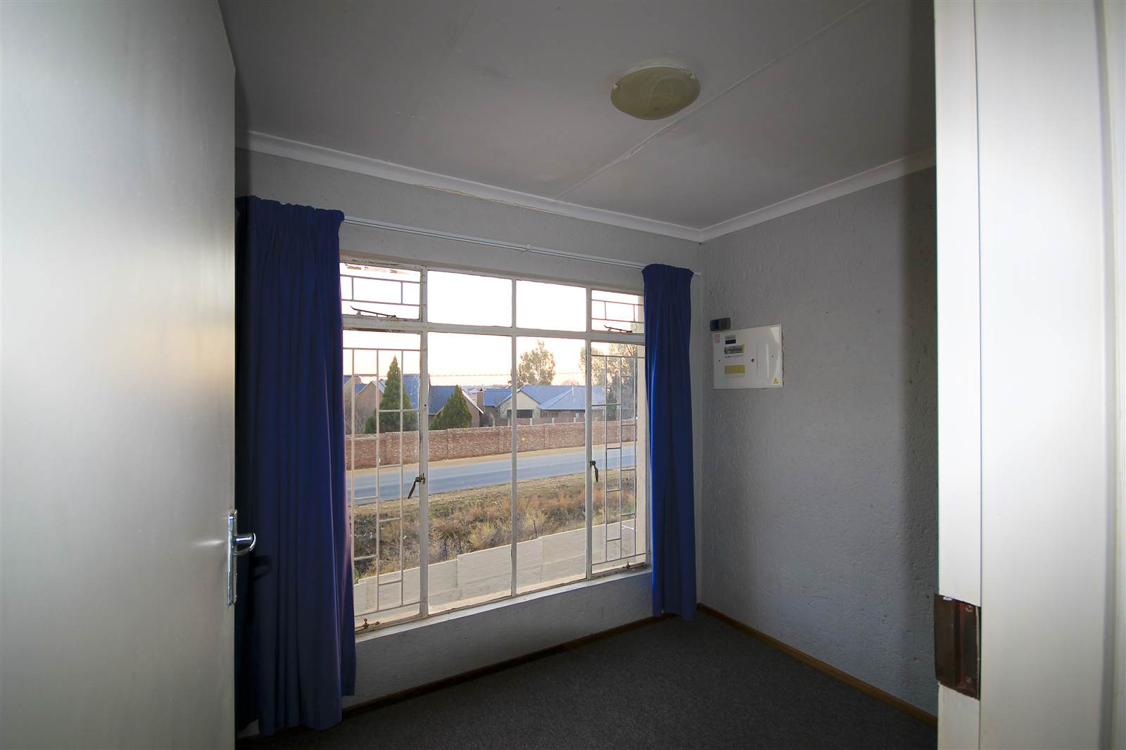 2 Bed Apartment in Baillie Park photo number 7