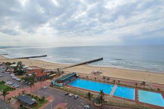1 Bed Apartment in Durban North photo number 3
