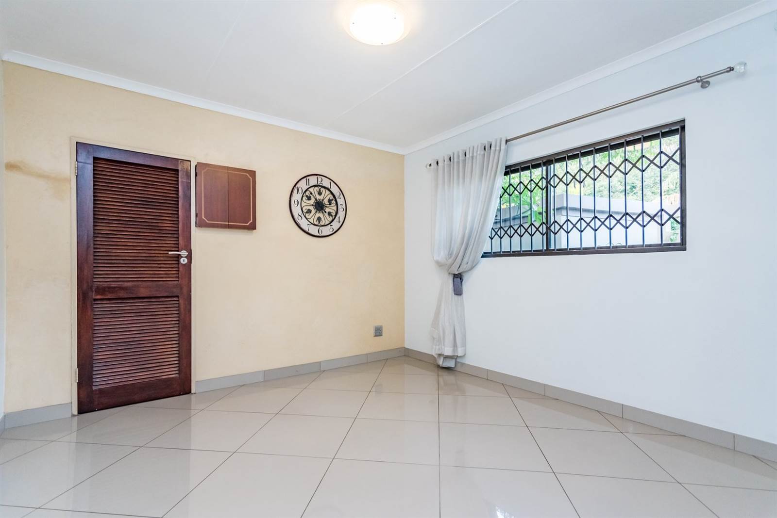 4 Bed House in Northcliff photo number 15