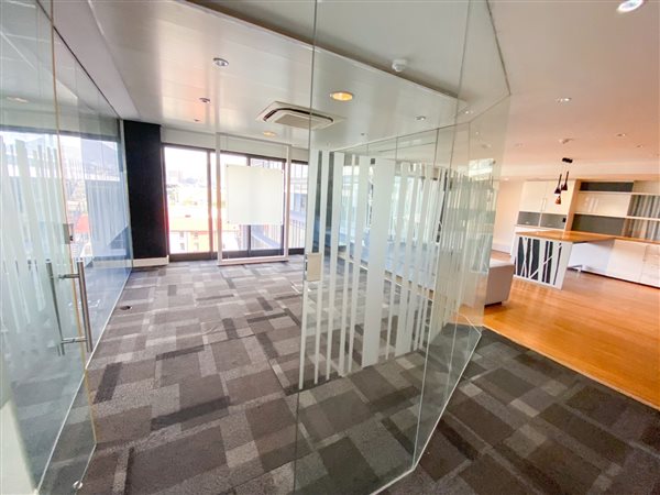 403  m² Commercial space