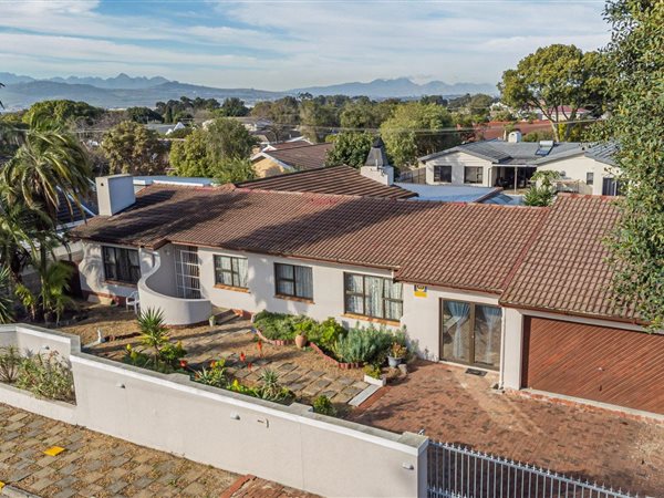 3 Bedroom House 3 Bedroom House