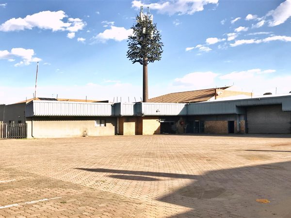 1 200  m² Industrial space