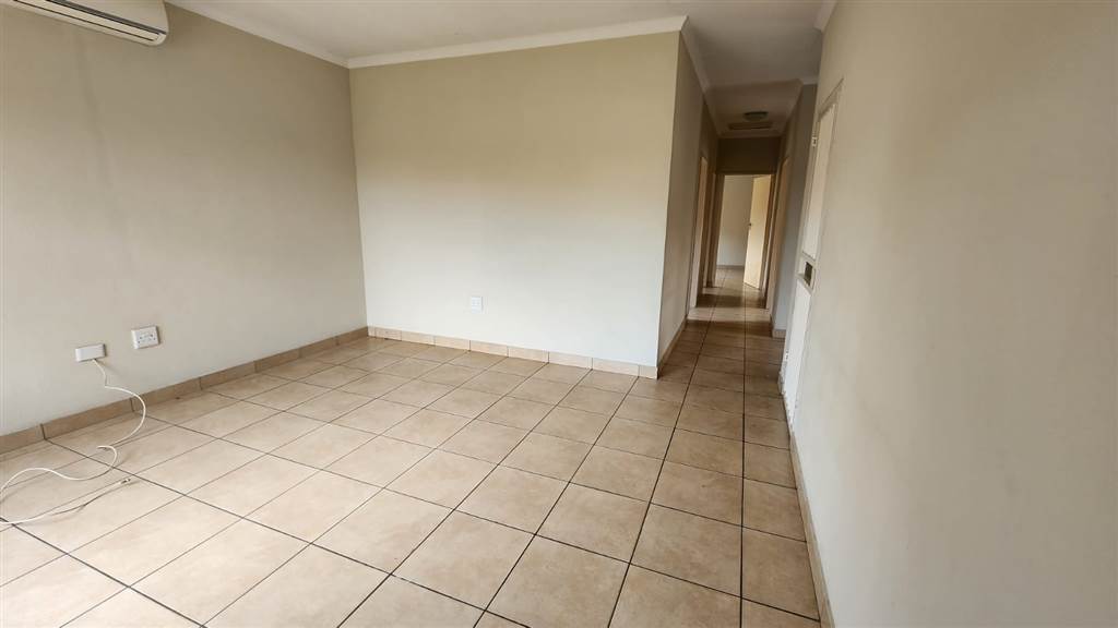 3 Bed Townhouse in Waterval East photo number 17