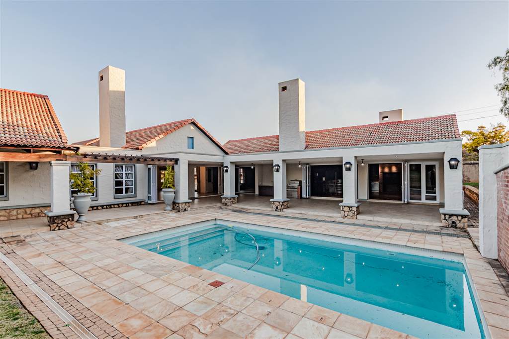 6 Bedroom House