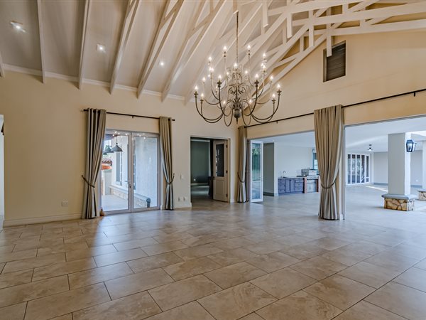 6 Bedroom House