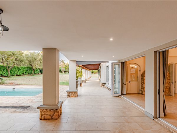 6 Bedroom House