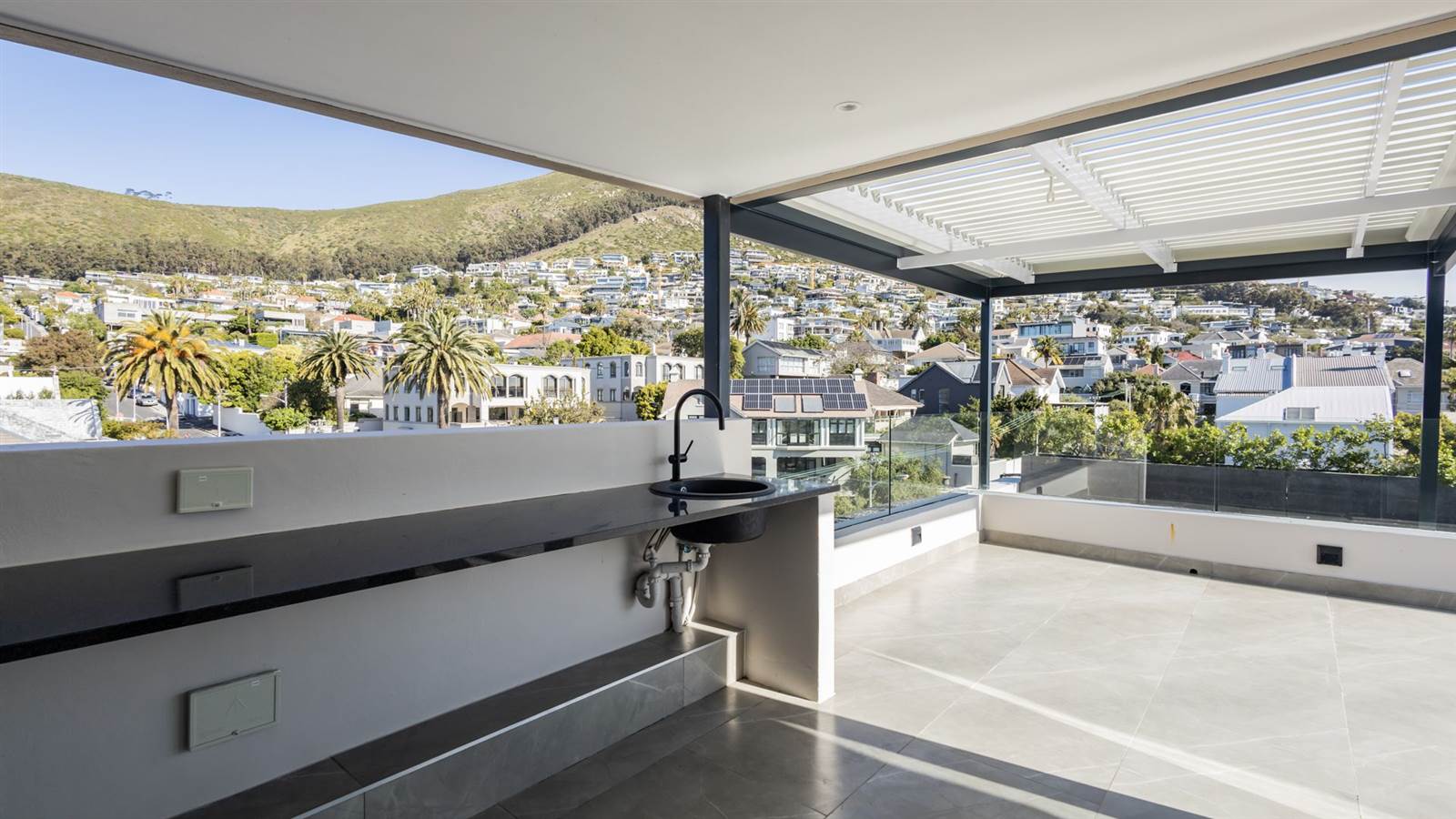 3 Bed Apartment in Fresnaye photo number 25